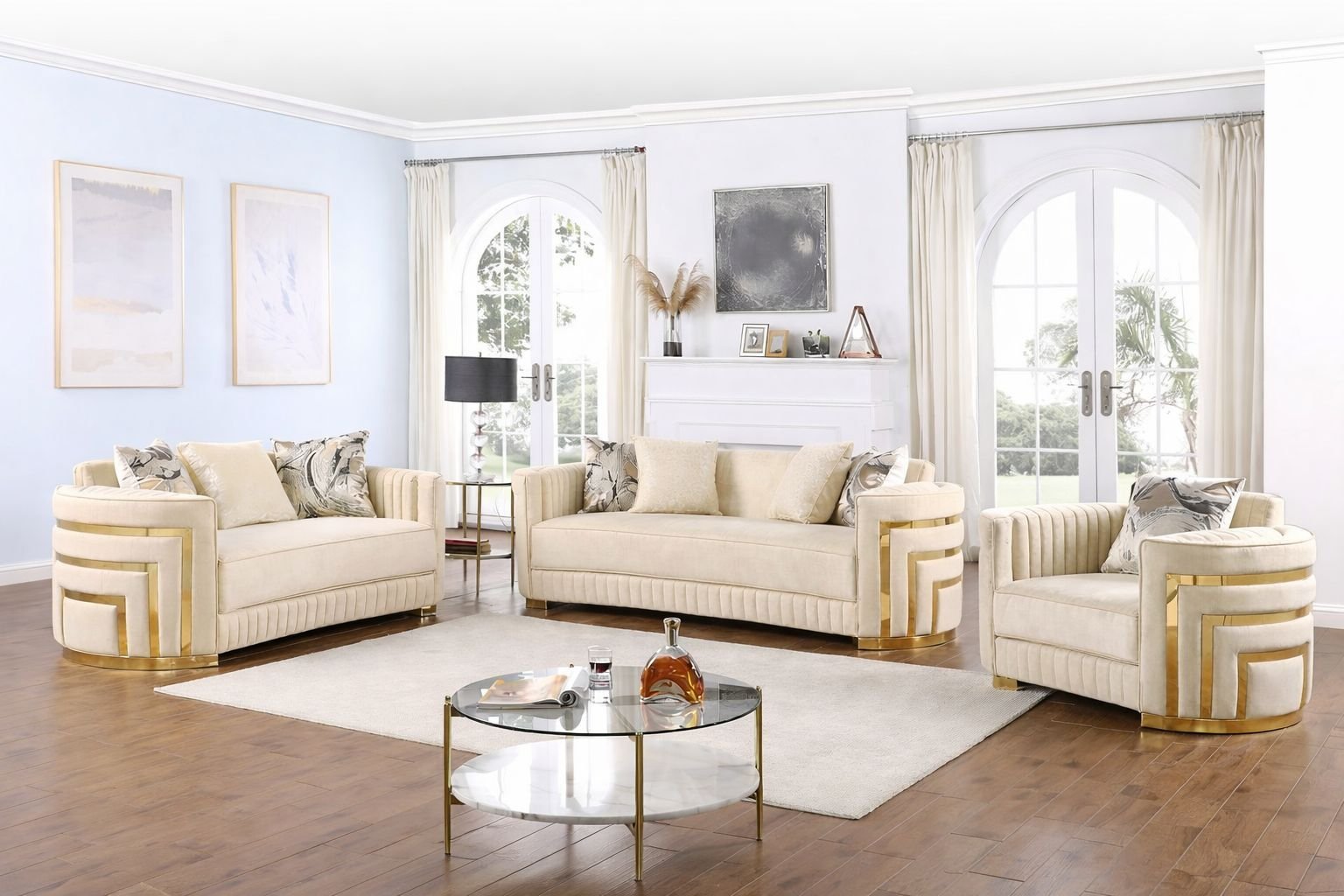 MODERN LUXURY. TIMELESS COMFORT.