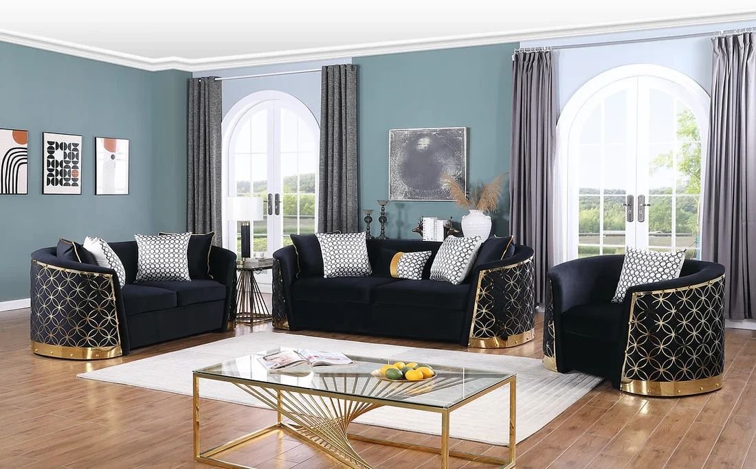 ELEGANT CURVES. MODERN LUXURY.